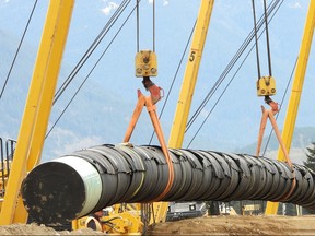 Trans Mountain devait initialement coûter 5,4 milliards de dollars lorsqu'il a été proposé pour la première fois;  maintenant, le coût est de 30,9 milliards de dollars.