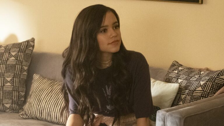 Jenna Ortega se dit « dévastée » de ne pas être apparue dans You saison 4