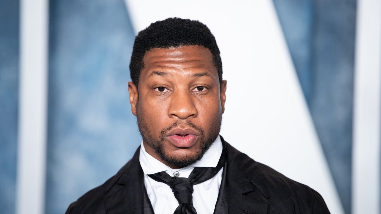 Jonathan Majors arrêté à New York pour strangulation, voies de fait et harcèlement
