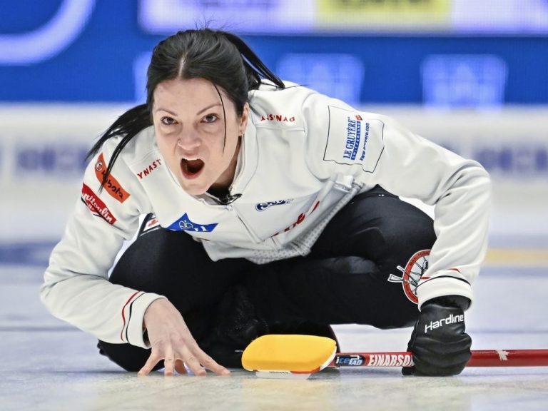 Kerri Einarson du Canada perd sa décision 8-7 contre les États-Unis au championnat du monde de curling féminin