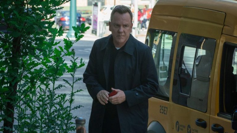 Kiefer Sutherland de Rabbit Hole explique comment les thrillers d'espionnage des années 70 ont influencé la nouvelle série Paramount +
