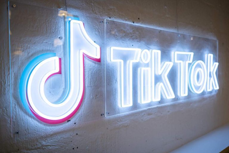 La France interdit les applications récréatives comme TikTok sur les appareils gouvernementaux