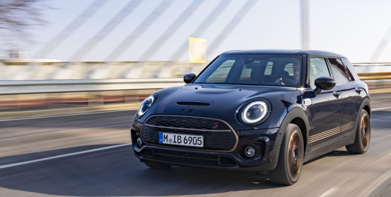 La Mini Clubman 2024 marque la fin mais célèbre le passé