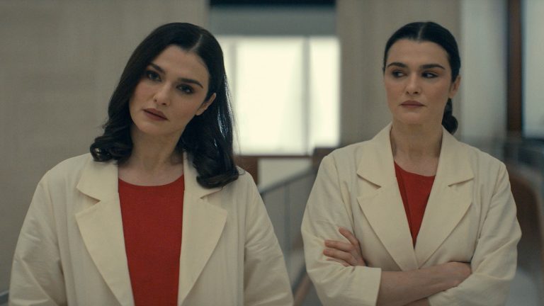 La bande-annonce de Dead Ringers a le double de Rachel Weisz, le double des dilemmes éthiques
