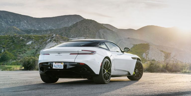 La marque suggère que l’Aston Martin DB11 Facelift s’appellera DB12