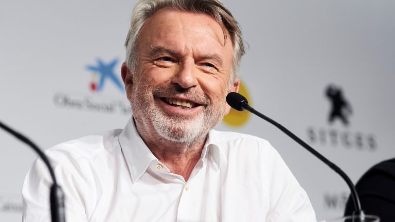 La star de Jurassic Park, Sam Neill, traitée pour un cancer du sang de stade 3 : "Je n'ai pas peur de mourir, mais ça m'ennuierait"
	
	
