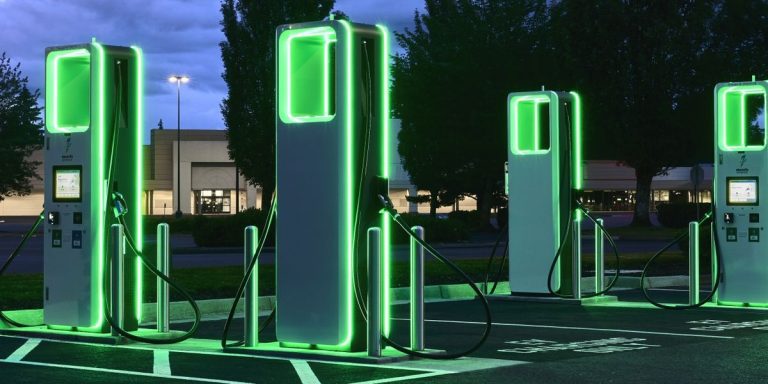 La station de recharge explose, le véhicule électrique ne fonctionnera pas : que se passera-t-il ensuite ?