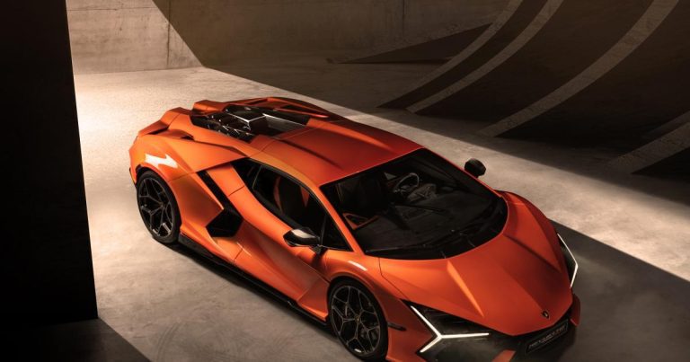 La supercar hybride rechargeable de Lamborghini roule sur une distance de six miles en mode électrique uniquement