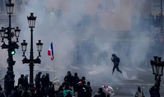 La visite du roi et de la reine consort à Paris pourrait être perturbée par de violentes manifestations concernant l’âge de la retraite