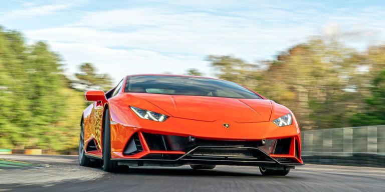 Lamborghini confirme l’arrivée des hybrides Huracán et Urus en 2024