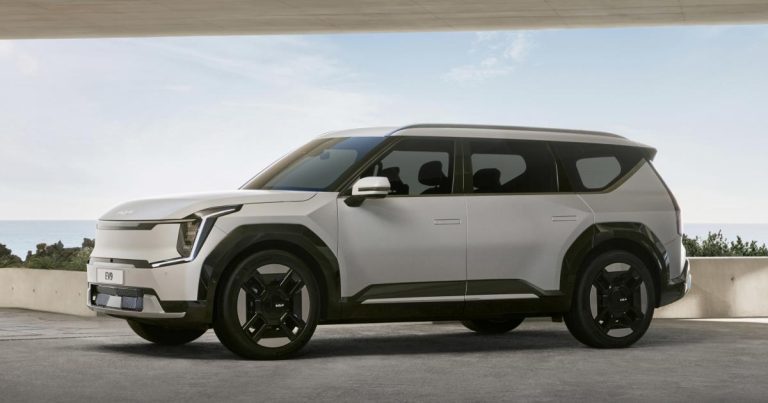 Le SUV électrique EV9 de Kia est livré avec trois rangées de sièges et un design saisissant