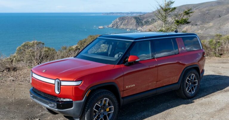 Le SUV électrique R1S de Rivian recevra une batterie « Max » à autonomie étendue cet automne