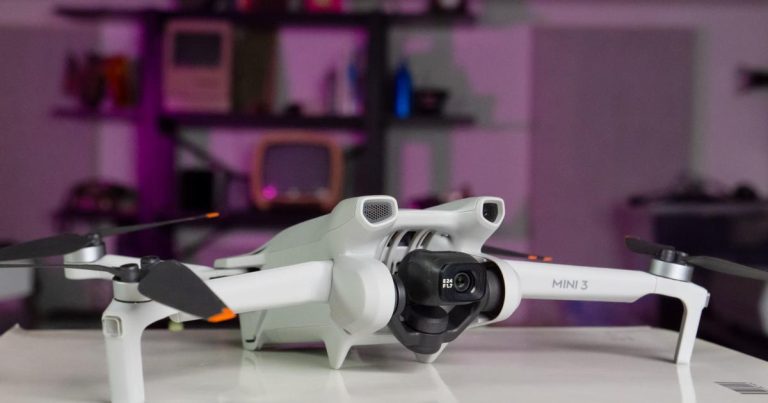 Le drone Mini 3 de DJI est actuellement de 90 $ de rabais