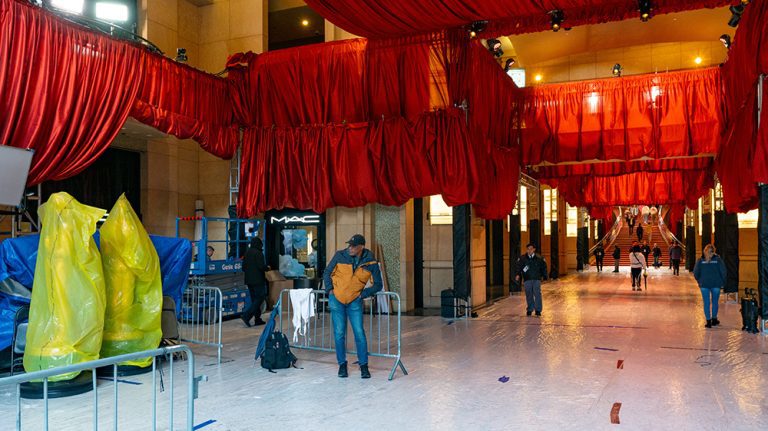 Le lieu des Oscars touché par une panne de courant à Hollywood alors que les répétitions se poursuivent la veille de la cérémonie
	
	
