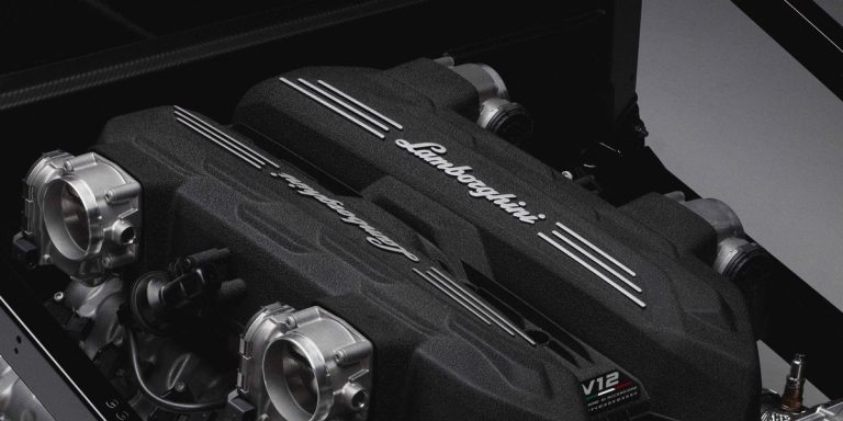 Le nouveau V-12 de Lamborghini est un hybride rechargeable à trois moteurs de 1001 chevaux