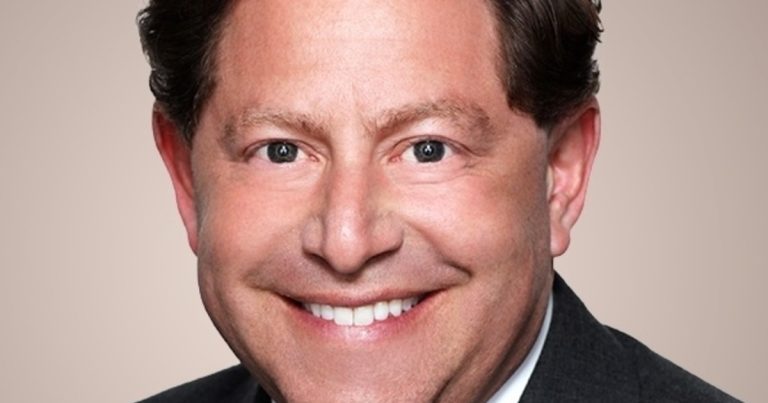 Le patron d'Activision, Bobby Kotick, se serait senti "menacé" par le PDG de NetEase
