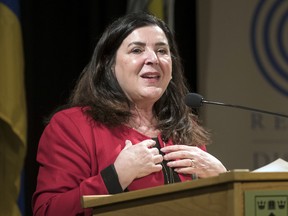 Vianne Timmons alors qu'elle était présidente de l'Université de Regina, lorsqu'elle a fait la plupart de ses revendications d'ascendance Mi'kmaw.