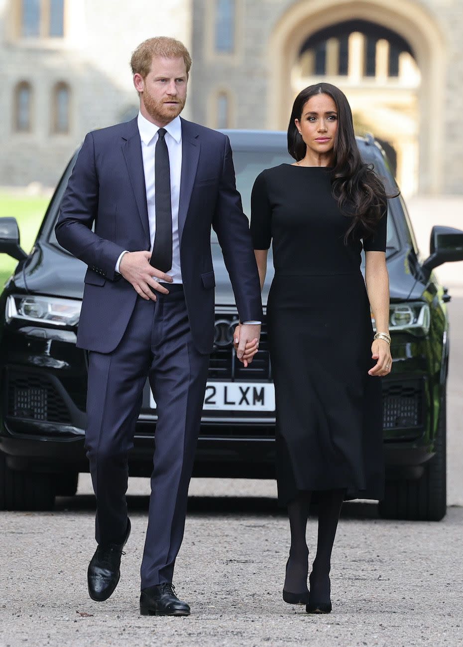 harry et meghan prétendent avoir été invités au couronnement