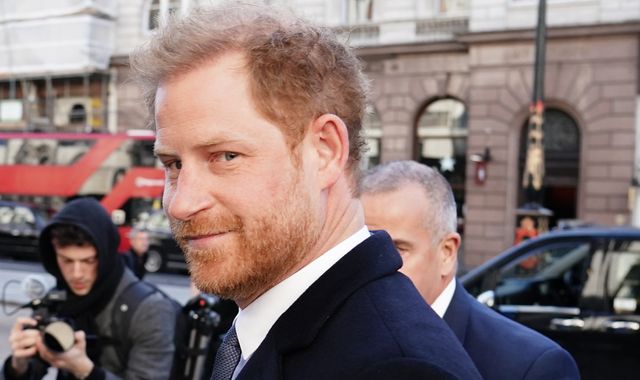 Le prince Harry se positionne comme un affichiste des affaires judiciaires sur la vie privée avec un voyage surprise au Royaume-Uni