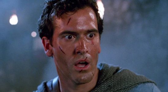 Le réalisateur d'Evil Dead Rise, Lee Cronin, vous donnera littéralement de l'argent si vous repérez sa référence à Bruce Campbell