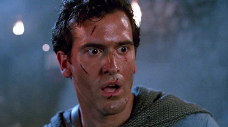 Le réalisateur d'Evil Dead Rise, Lee Cronin, vous donnera littéralement de l'argent si vous repérez sa référence à Bruce Campbell
