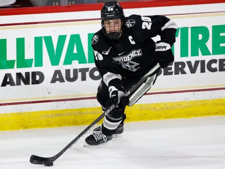 Les Jets signent un contrat de deux ans avec le capitaine Ford du Providence College