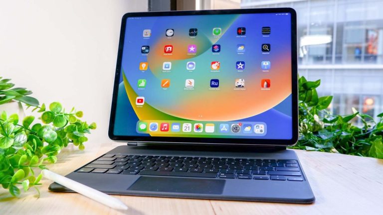 Les iPad Pro avec écrans OLED devraient commencer à 1 500 $