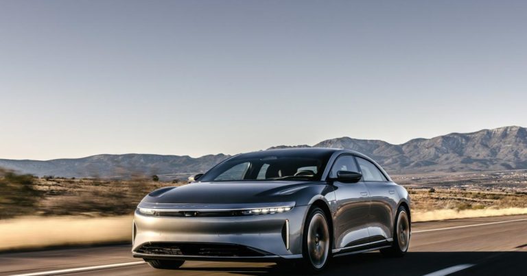 Lucid Motors licencie 1 300 travailleurs pour réduire ses dépenses