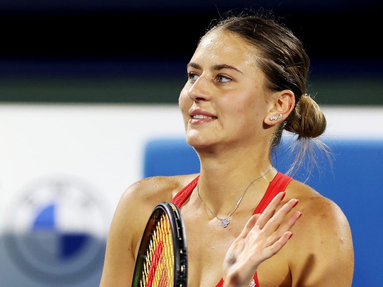 Marta Kostyuk dédie son premier titre WTA à ceux qui « se battent et meurent » en Ukraine, refuse de serrer la main de la Russe Varvara Gracheva