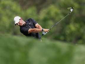 Rory McIlroy, d'Irlande du Nord, frappe un coup lors d'un tour d'entraînement avant le championnat THE PLAYERS sur le parcours du stade THE PLAYERS au TPC Sawgrass mardi.