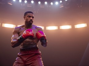 Michael B. Jordan reprend son rôle d'Adonis Creed dans Creed III.