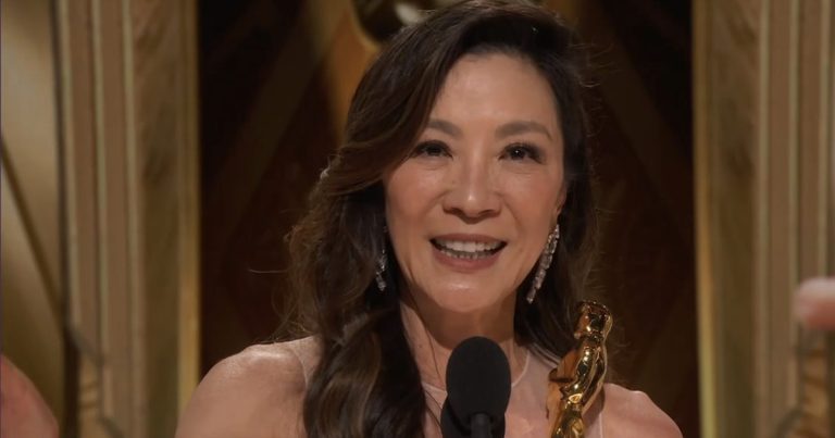 Michelle Yeoh de Everything Everywhere All at Once prononce un discours puissant pour sa victoire historique de la meilleure actrice
