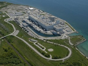 Ontario Power Generation construit le premier réacteur nucléaire à petite échelle du Canada sur le site nucléaire de Darlington que l'on voit ici.