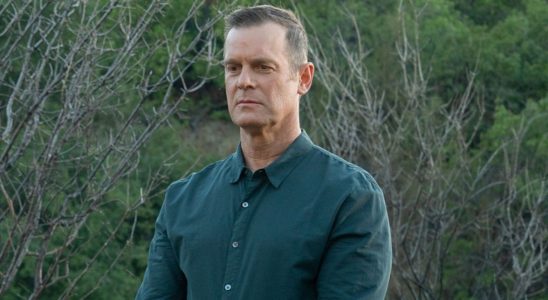 Peter Krause as Bobby Nash on 9-1-1