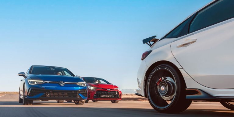 Photos des Honda Civic Type R, Toyota GR Corolla et VW Golf R 2023