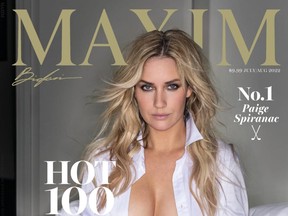 La star du golf Paige Spiranac couvre le numéro Maxims 2022 Hot 100.