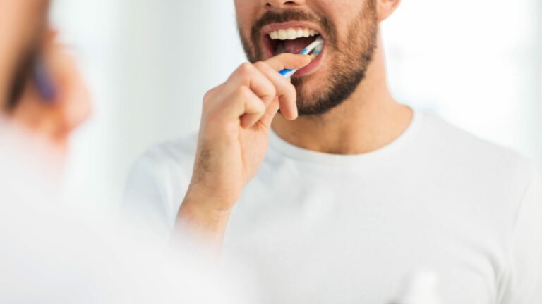 Pouvez-vous trop vous brosser les dents ?  – LifeSavvy