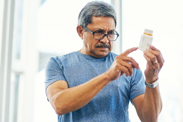 Qu’est-ce que cela signifie d’être prudent avec les antibiotiques ?