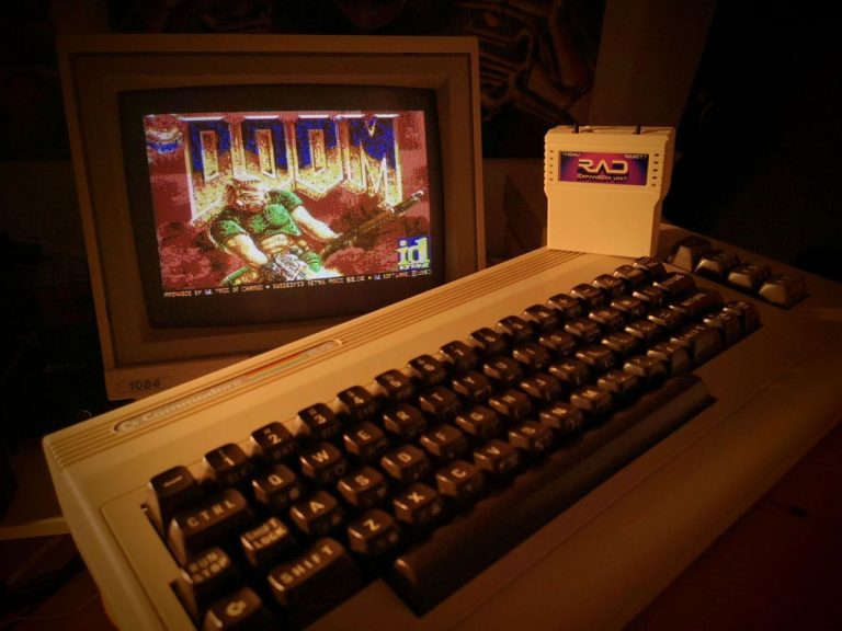 Raspberry Pi alimente la cartouche d’extension Commodore 64, joue Doom