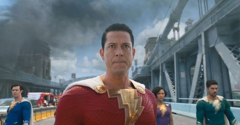  Shazam !  2 Le jeu des reproches se réchauffe alors que les stars taguent les fans de The Rock et Zack Snyder
