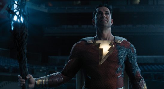 Shazam !  Fury Of The Gods Star Zachary Levi parle sur le plateau de Mario Kart et du syndrome de l'imposteur de Billy [Exclusive Interview]