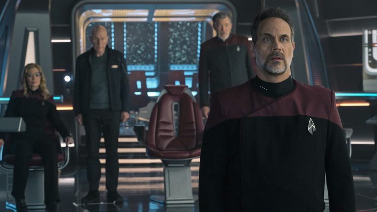 Star Trek: Todd Stashwick de Picard s'est retrouvé dans un sandwich Patrick Stewart-Jonathan Frakes [Exclusive Interview]
