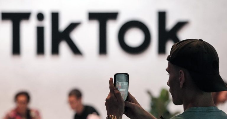 TikTok réorganise ses directives communautaires avant une éventuelle interdiction américaine