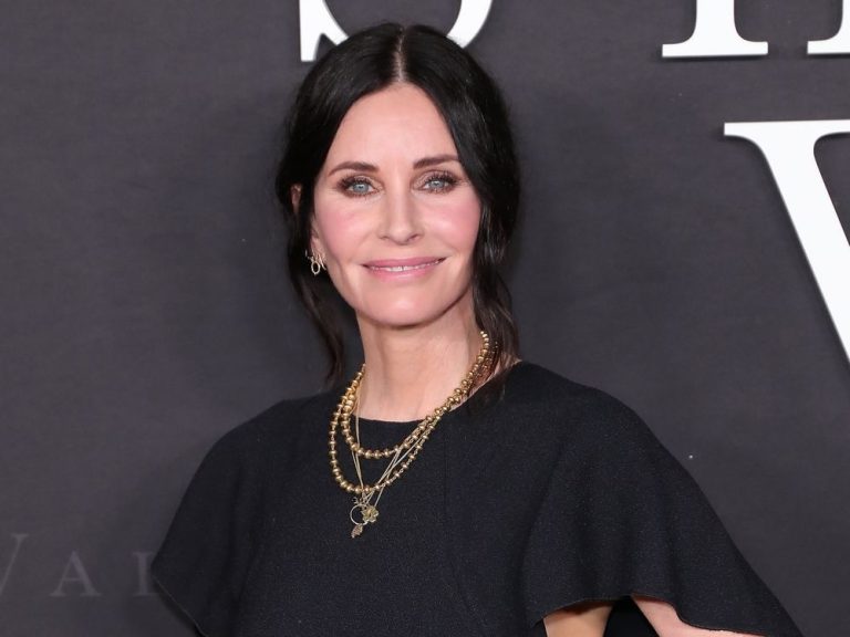  » UNE PERTE DE TEMPS  » : Courteney Cox regrette d’avoir reçu des produits de comblement pour le visage