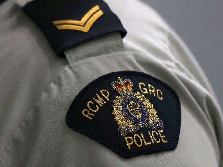 Un enfant de quatre ans tire sur un enfant plus âgé au Manitoba, des armes sont saisies: GRC