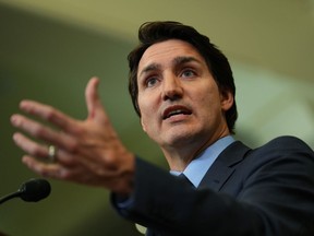 Le premier ministre Justin Trudeau prend la parole lors d'une conférence de presse sur la colline du Parlement à Ottawa le lundi 6 mars 2023.