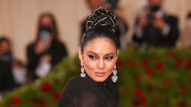 Vanessa Hudgens prépare un documentaire de voyage aux Philippines explorant l'héritage asiatique de sa famille
	
	
