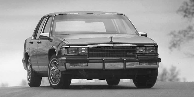 Voir les photos de la Cadillac Fleetwood 1985