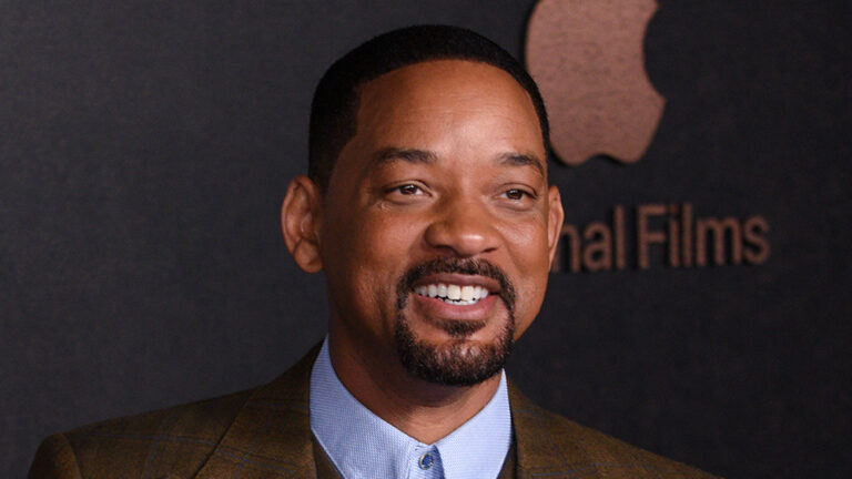 Will Smith reçoit un honneur spécial lors de la cérémonie de l'AAFCA, premier discours de remise des prix en personne depuis 2022 Les Oscars les plus populaires doivent être lus
	
	
