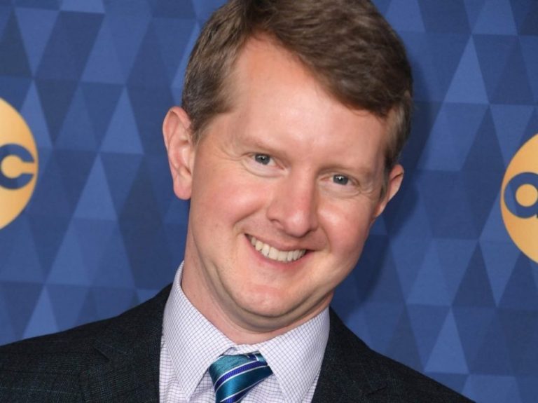 ‘Péril!’  les fans affirment que Ken Jennings a « volé » le concurrent avec un appel douteux